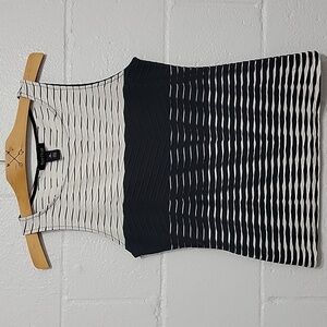 White House Black Market Black White Striped Sleeveless Top | Stretch | M